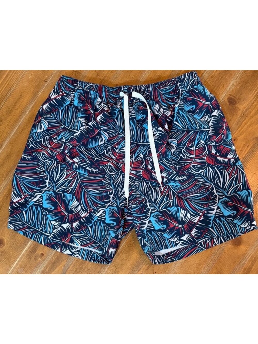 Chubbies Mens Tropical Swim Shorts 5.5" Inseam L Navy/Red Leaf Print